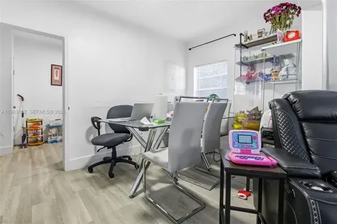2142 NW 33rd Street Miami FL 33142
