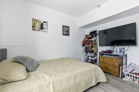 2142 NW 33rd Street Miami FL 33142