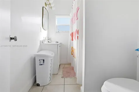 2142 NW 33rd Street Miami FL 33142
