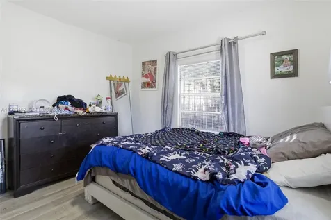 2142 NW 33rd Street Miami FL 33142