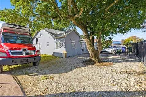2142 NW 33rd Street Miami FL 33142