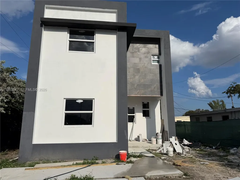 850 NW 18th Avenue Pompano Beach FL 33069