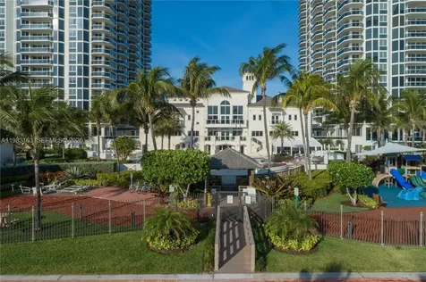 4775 Collins Avenue Miami Beach FL 33140