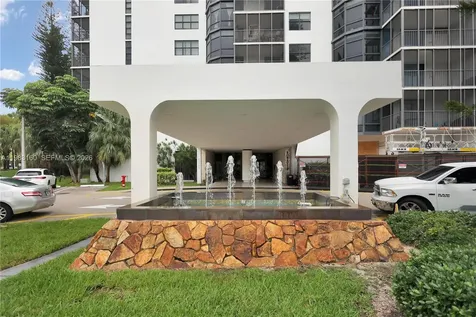 20100 W Country Club Drive Aventura FL 33180