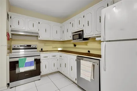 20100 W Country Club Drive Aventura FL 33180