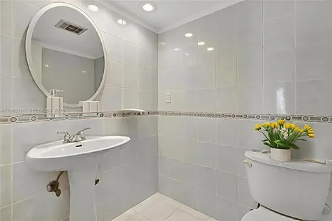 20100 W Country Club Drive Aventura FL 33180