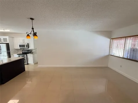 8025 Lake Drive Doral FL 33166