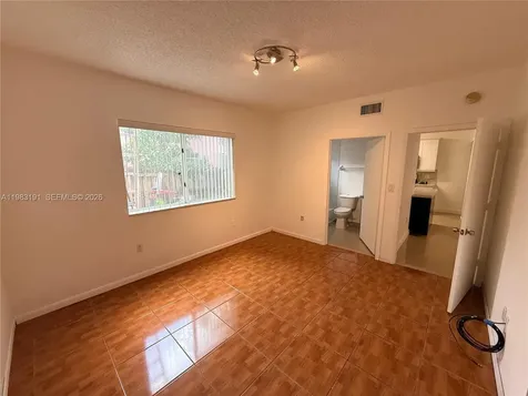 8025 Lake Drive Doral FL 33166