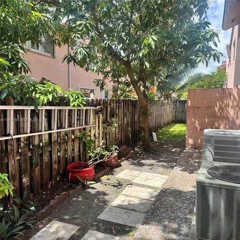 8025 Lake Drive Doral FL 33166