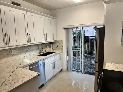 8025 Lake Drive Doral FL 33166