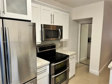 8025 Lake Drive Doral FL 33166