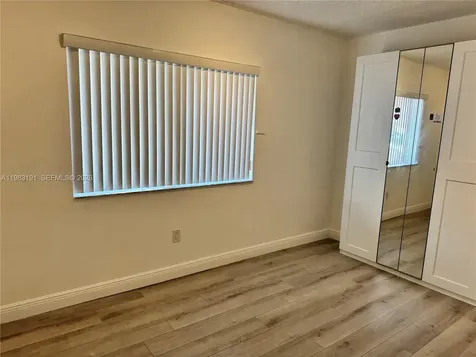 8025 Lake Drive Doral FL 33166