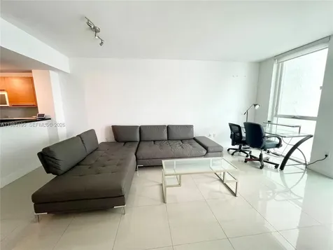 253 NE 2nd Street Miami FL 33132