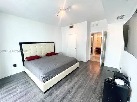 253 NE 2nd Street Miami FL 33132
