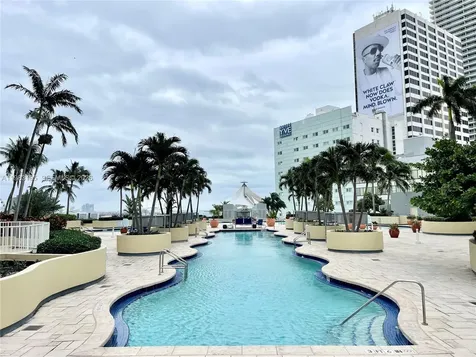 253 NE 2nd Street Miami FL 33132