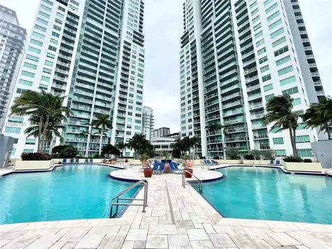 253 NE 2nd Street Miami FL 33132