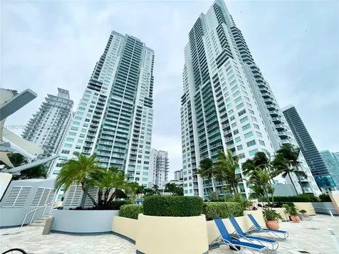 253 NE 2nd Street Miami FL 33132
