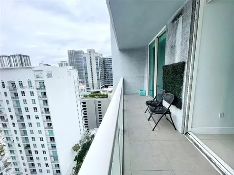 253 NE 2nd Street Miami FL 33132