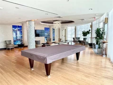 253 NE 2nd Street Miami FL 33132