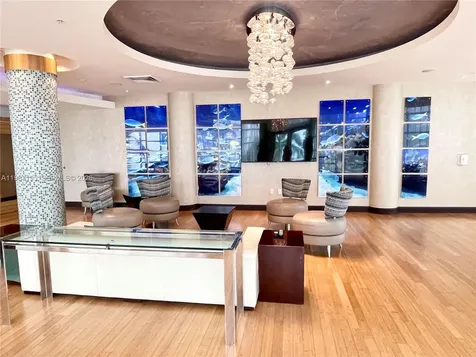 253 NE 2nd Street Miami FL 33132