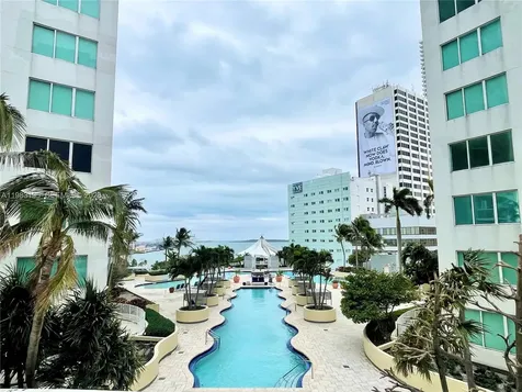 253 NE 2nd Street Miami FL 33132