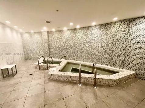 253 NE 2nd Street Miami FL 33132