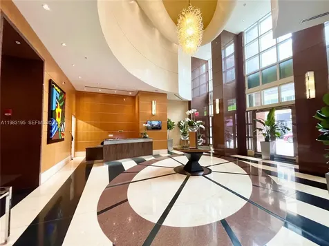 253 NE 2nd Street Miami FL 33132