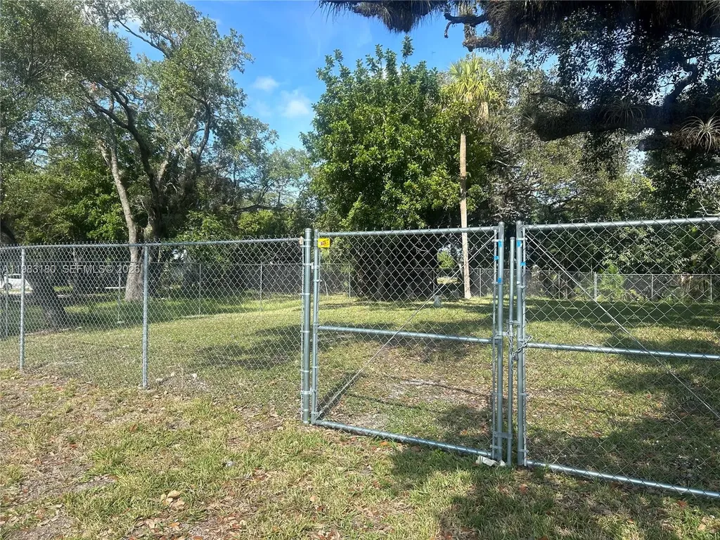 2551 SW 36th Street Dania Beach FL 33312