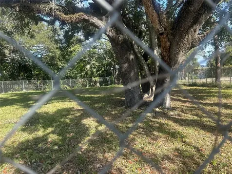 2551 SW 36th Street Dania Beach FL 33312