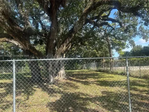 2551 SW 36th Street Dania Beach FL 33312