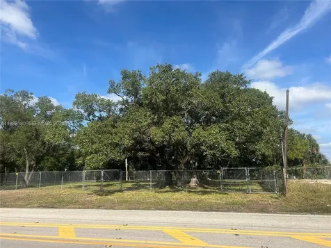 2551 SW 36th Street Dania Beach FL 33312