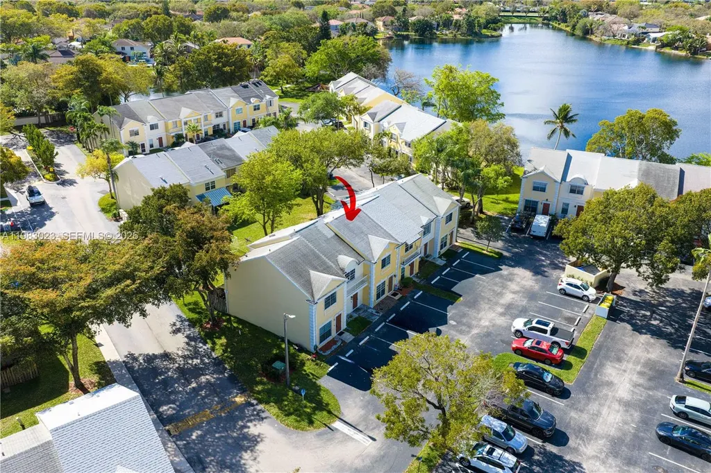 2881 S Cambridge Lane Cooper City FL 33026