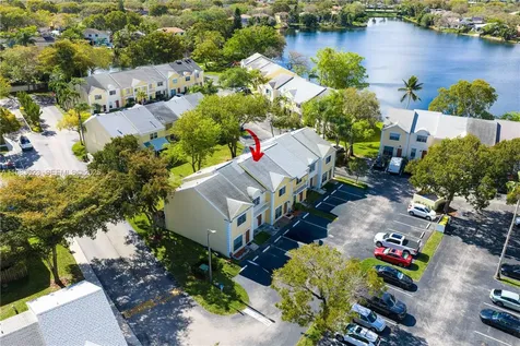 2881 S Cambridge Lane Cooper City FL 33026