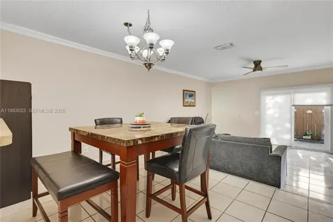 2881 S Cambridge Lane Cooper City FL 33026