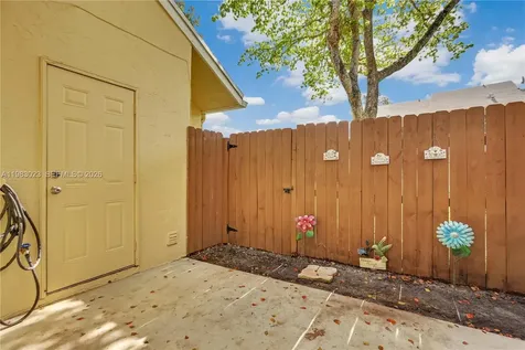 2881 S Cambridge Lane Cooper City FL 33026