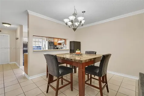 2881 S Cambridge Lane Cooper City FL 33026