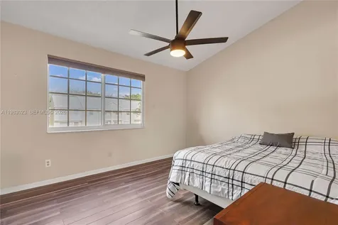 2881 S Cambridge Lane Cooper City FL 33026