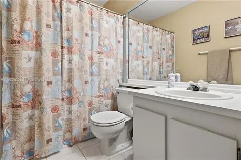 2881 S Cambridge Lane Cooper City FL 33026