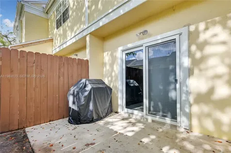 2881 S Cambridge Lane Cooper City FL 33026
