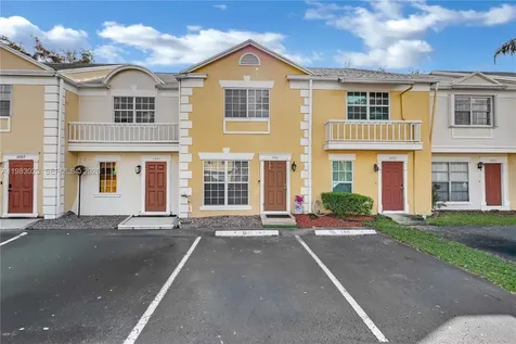 2881 S Cambridge Lane Cooper City FL 33026