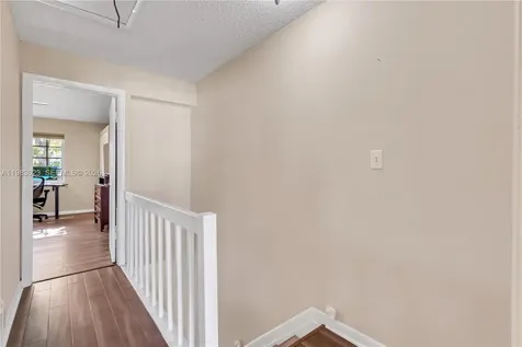 2881 S Cambridge Lane Cooper City FL 33026