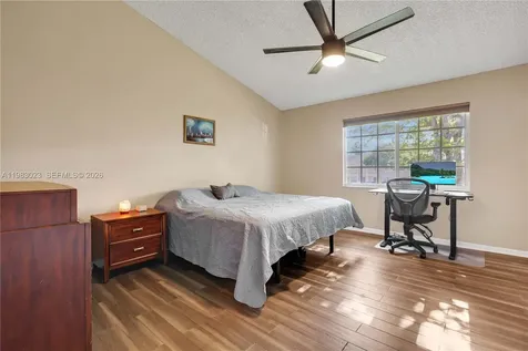 2881 S Cambridge Lane Cooper City FL 33026