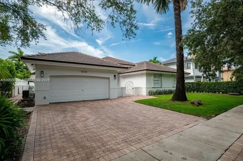 8325 NW 161st Terrace Miami Lakes FL 33016