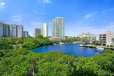 19999 E Country Club Drive Aventura FL 33180