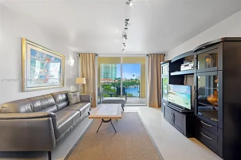 19999 E Country Club Drive Aventura FL 33180