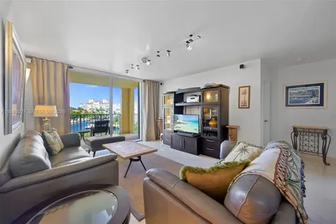 19999 E Country Club Drive Aventura FL 33180