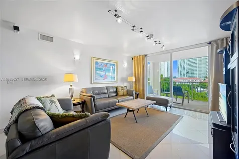 19999 E Country Club Drive Aventura FL 33180