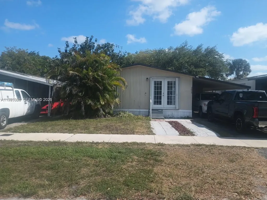 3024 SW 51st Street Dania Beach FL 33312