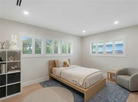 1560 Cleveland Road Miami Beach FL 33141