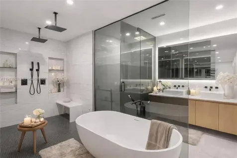 1560 Cleveland Road Miami Beach FL 33141